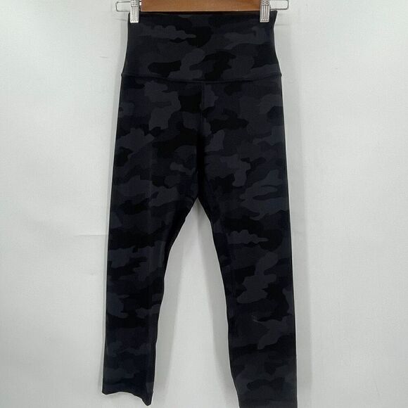 Lululemon Black Gray Camo High Rise leggings Capri  Size 4 - Picture 1 of 6